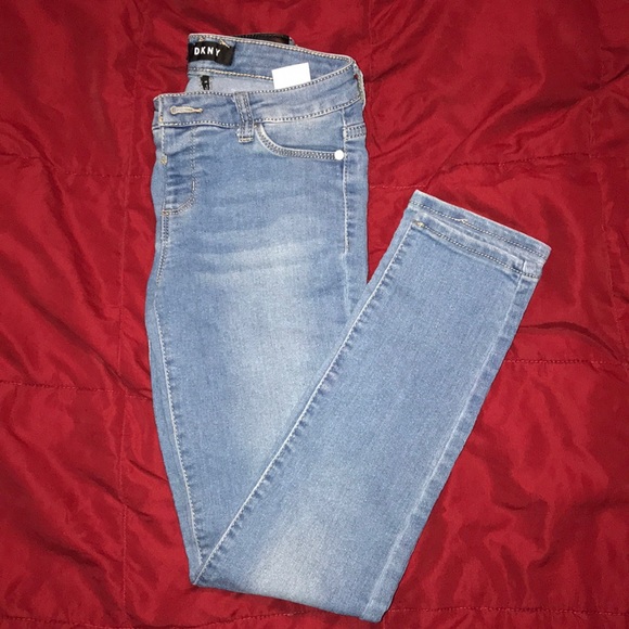 NEW!! DKNY JEANS - Picture 2 of 2
